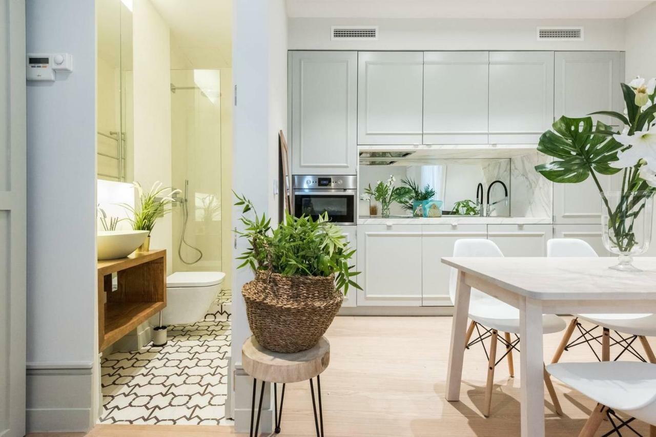 Explore Madrid From A Warm Apartment With Patio At A Newly Refurbished Manorial Building Extérieur photo